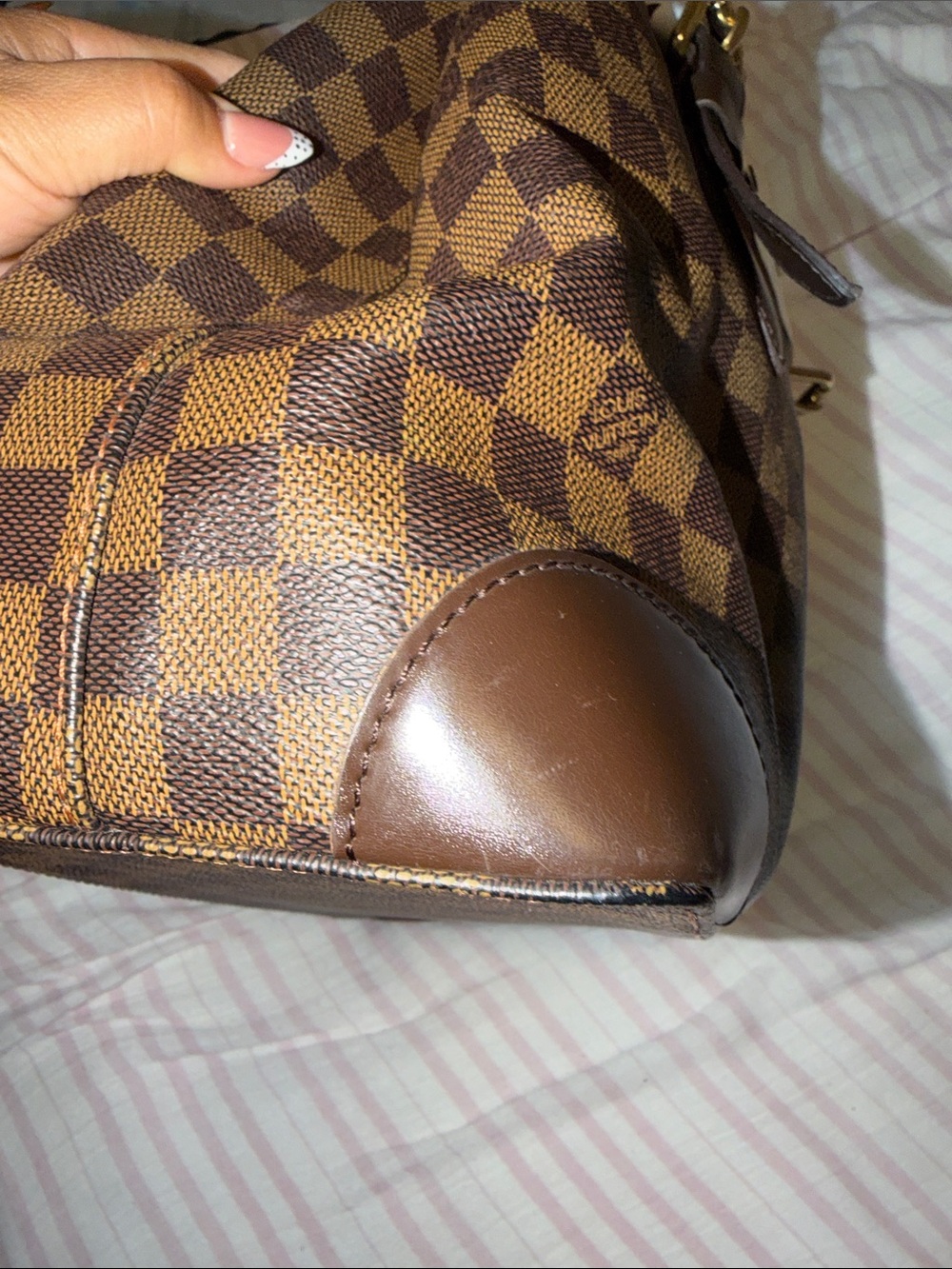 Louis Vuitton - Picture 4 of 9